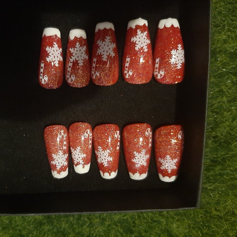 Christmas nails with snow flake n glitters n candy cane